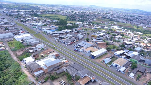 Vista aérea da rodovia MG-050 em trecho de Minas Gerais