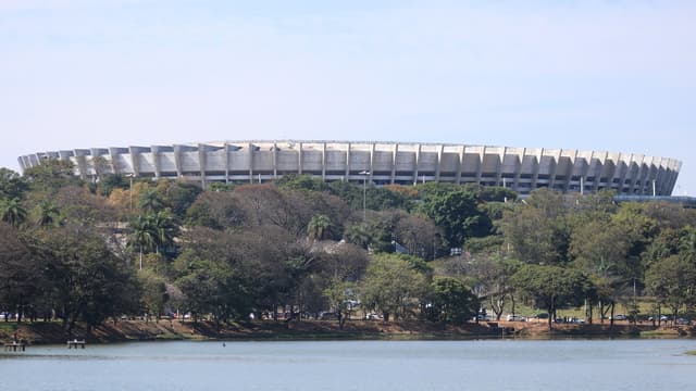 Vista do estádio Mineirão, em Belo Horizonte, às margens da Lagoa da Pampulha