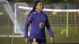 Bia Zaneratto durante treino da Seleção Brasileira Feminina