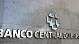 Fachada do prédio do Banco Central do Brasil, com o logotipo da instituição em destaque