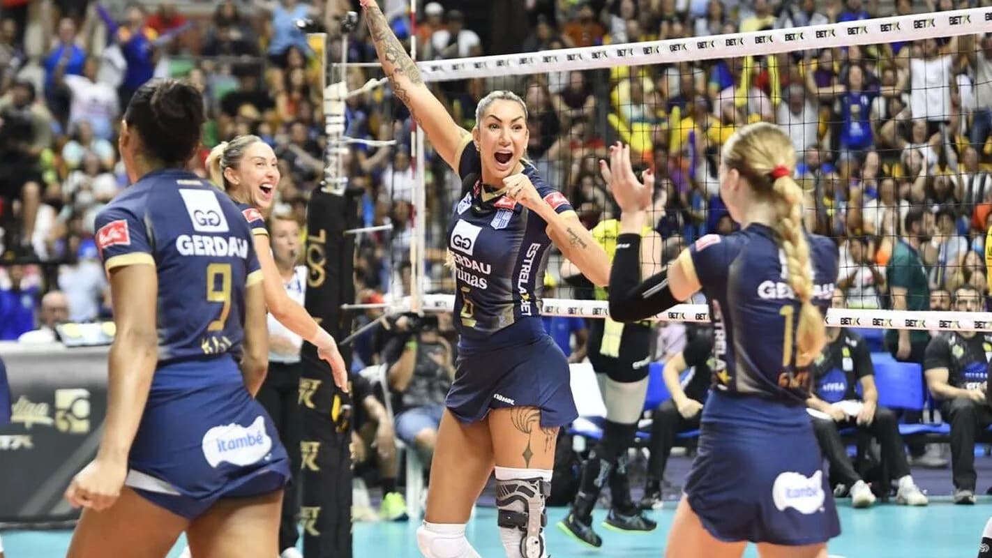 Jogadoras do Minas Tênis Clube comemoram título de vôlei feminino