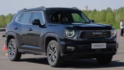 Haval H7, SUV híbrido plug-in da GWM, em teste de pista