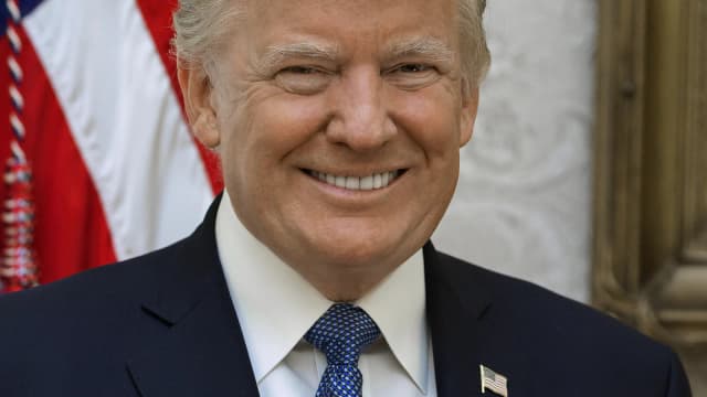 Retrato oficial de Donald Trump, presidente dos Estados Unidos