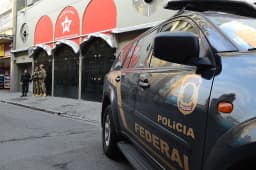 Imagem ilustrativa: Polícia Federal cumpre mandado de busca e apreensão como parte da Operação Custo Brasil, na sede do Partido dos Trabalhadores, na capital paulista.