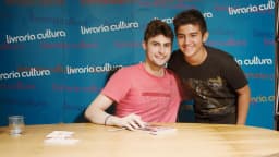 Youtuber brasileiro em sessão de autógrafos com fãs, foto de arquivo