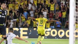 Jogadores do Mirassol comemoram gol em partida anterior (foto de arquivo)