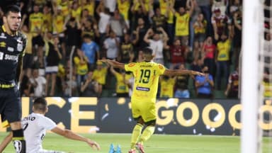 Jogadores do Mirassol comemoram gol em partida anterior (foto de arquivo)