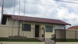 Fachada de destacamento da Polícia Militar do Paraná