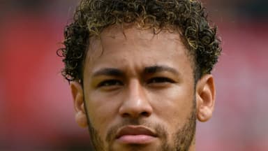 Retrato de Neymar em jogo pela Seleção Brasileira, de camisa amarela (foto de arquivo)