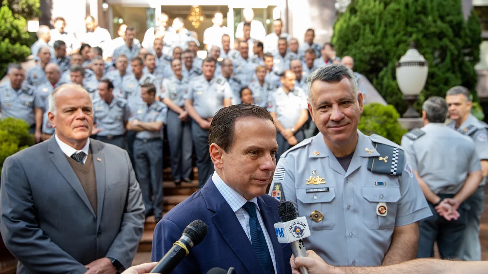 Coronéis da Polícia Militar reunidos em formação