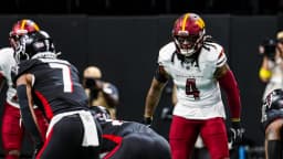 Bijan Robinson (7), running back do Atlanta Falcons, em campo durante jogo da NFL (foto de arquivo)