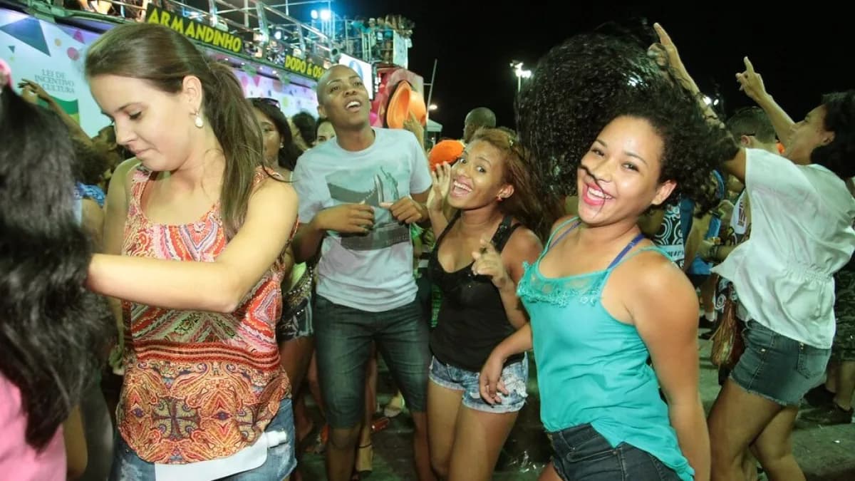 Foliões no circuito Dodô do Carnaval de Salvador, em foto de arquivo sem relação com o caso