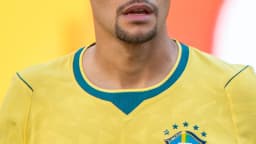 Bruno Guimarães com a camisa da Seleção Brasileira
