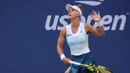 Laura Pigossi em ação durante partida de tênis (foto de arquivo, US Open 2023)