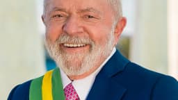 Retrato oficial do presidente Luiz Inácio Lula da Silva, com a faixa presidencial