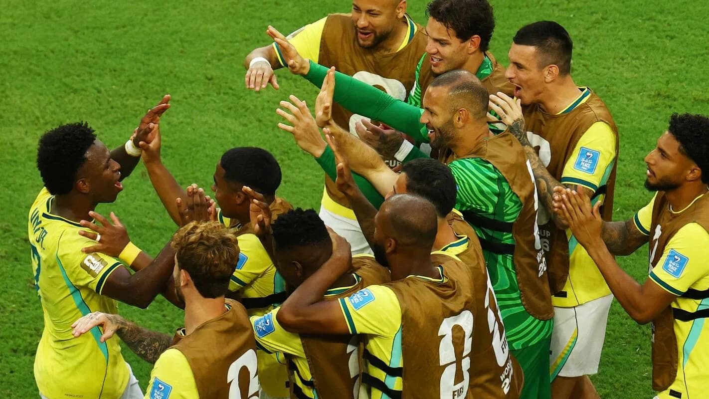 Jogadores da seleção brasileira comemoram gol durante jogo da Copa do Mundo de 2026