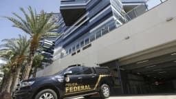 Viatura da Polícia Federal em operação ligada ao caso Banco Master