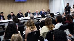 Ministro Geraldo Alckmin fala à imprensa sobre as tarifas dos EUA contra produtos brasileiros, no Palácio Itamaraty