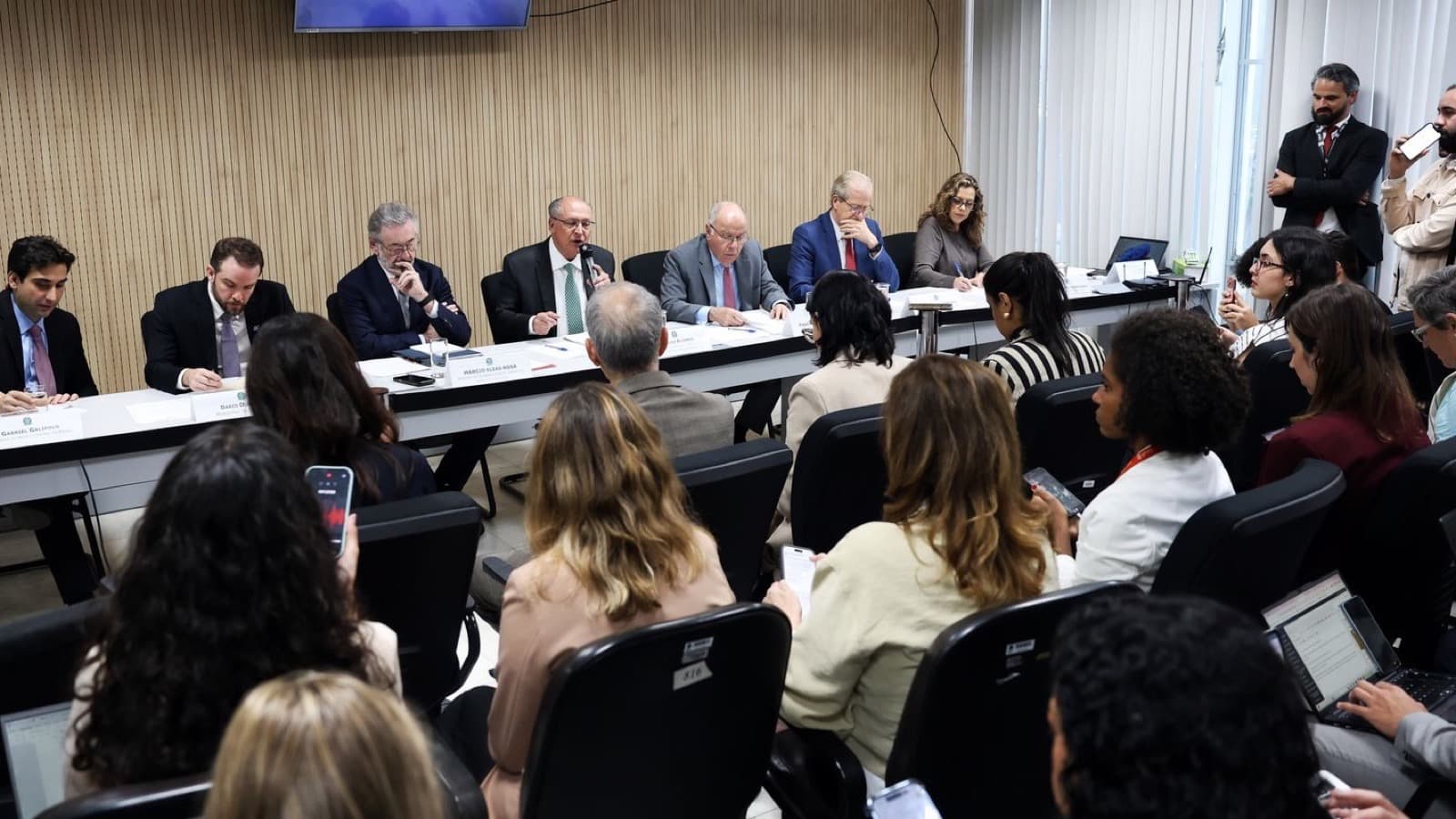 Ministro Geraldo Alckmin fala à imprensa sobre as tarifas dos EUA contra produtos brasileiros, no Palácio Itamaraty