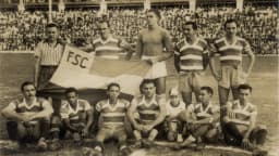 Elenco histórico do Fortaleza Esporte Clube posa em foto de 1947