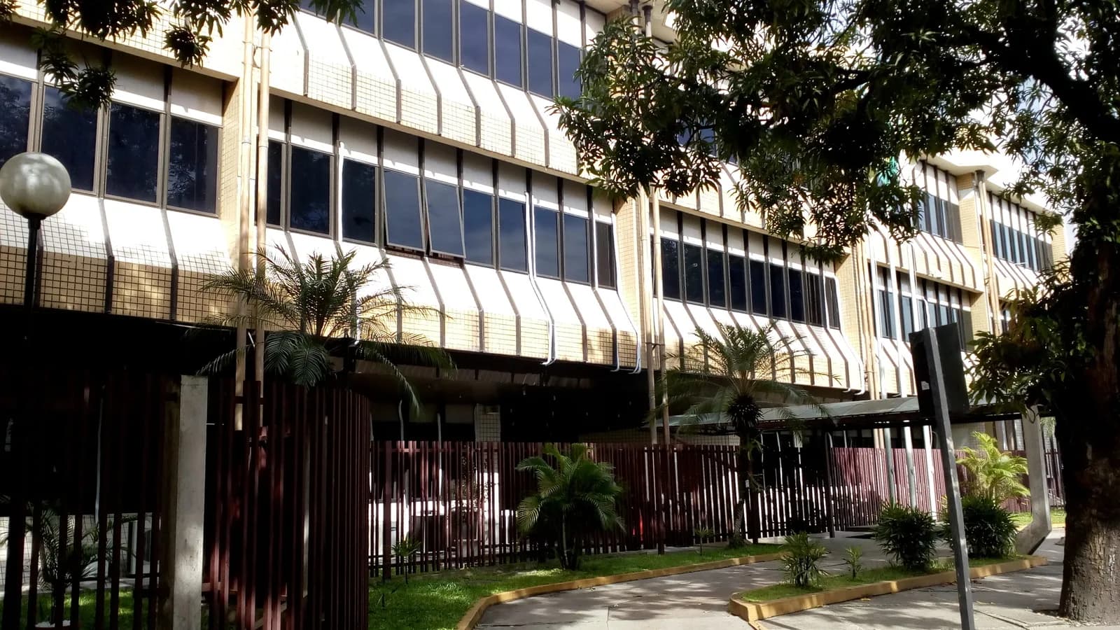 Fachada do prédio do Tribunal de Justiça do Amapá, em Macapá