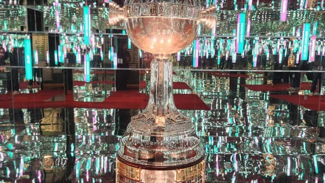 Troféu da Copa Libertadores da América exibido em evento, foto de arquivo de 2023