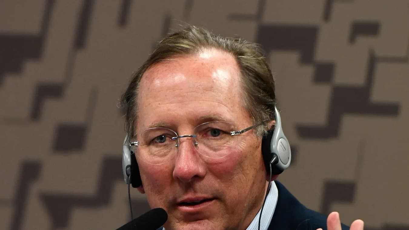 John Textor durante depoimento na CPI das Apostas Esportivas, no Senado