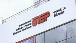 Fachada do prédio do Inep, com logotipo do órgão e do Ministério da Educação