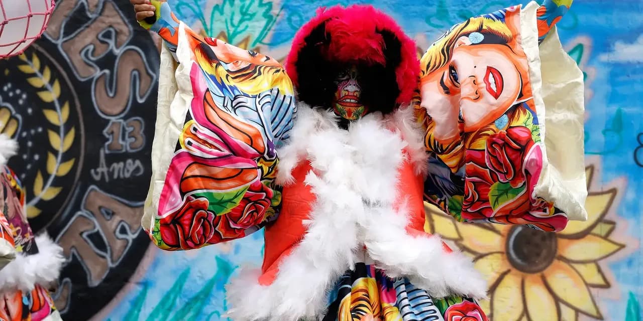Imagem ilustrativa: Mulheres bate-bolas, Brilhetes de Anchieta conquistam espaço na rua — Assuntos: Carnaval, Carnaval 2026, Rio de Janeiro, Bate-Bolas, carnaval de rua
