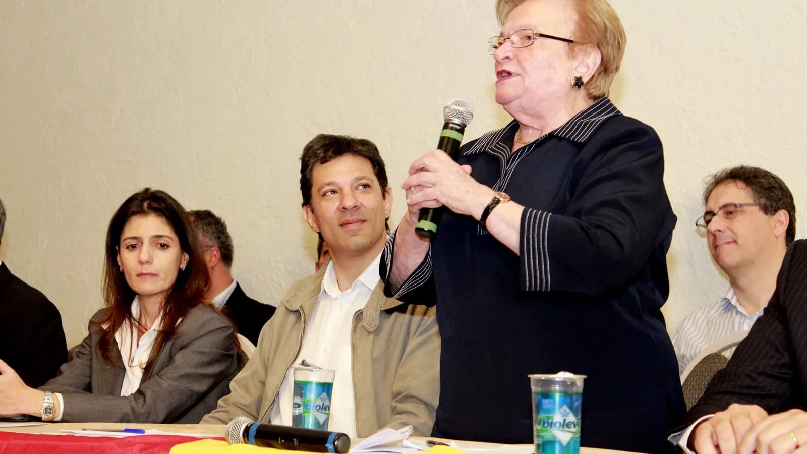 Fernando Haddad ao lado da ex-prefeita Luiza Erundina, em foto de arquivo