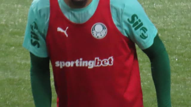 Gustavo Gómez, zagueiro e capitão do Palmeiras, durante treino com uniforme do clube
