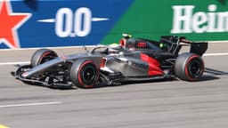 Gabriel Bortoleto pilotando o Audi R26 durante classificação do GP da China de 2026