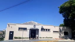Fachada de delegacia da Polícia Civil do Paraná, em Ortigueira