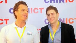 Eduardo Saverin, cofundador do Facebook e brasileiro mais rico do país, em evento de tecnologia