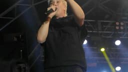 Vocalista do Jota Quest se apresenta ao vivo em show, foto de arquivo