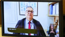 Ministro Flávio Dino aparece por videoconferência durante sessão do STF (foto de arquivo)