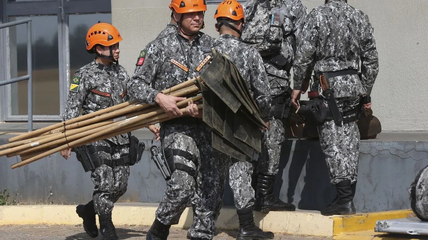 Equipes da Força Nacional embarcam para reforçar combate a incêndio florestal