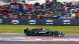 Carro de George Russell (Mercedes) em pista de Fórmula 1 (foto de arquivo, ilustrativa)