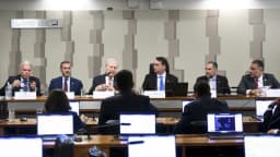 Andrei Rodrigues, diretor-geral da Polícia Federal, em audiência da Comissão de Segurança Pública do Senado, ao lado de outras autoridades
