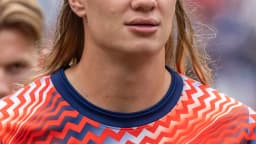 Erling Haaland com a camisa da seleção da Noruega