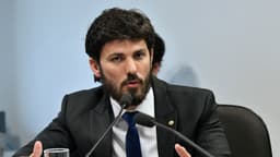 Marcelo Aro fala ao microfone em audiência pública na Câmara dos Deputados, em foto de arquivo de 2020