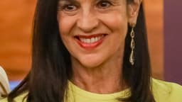 Celina Leão, vice-governadora do DF e candidata ao governo, sorri em evento oficial