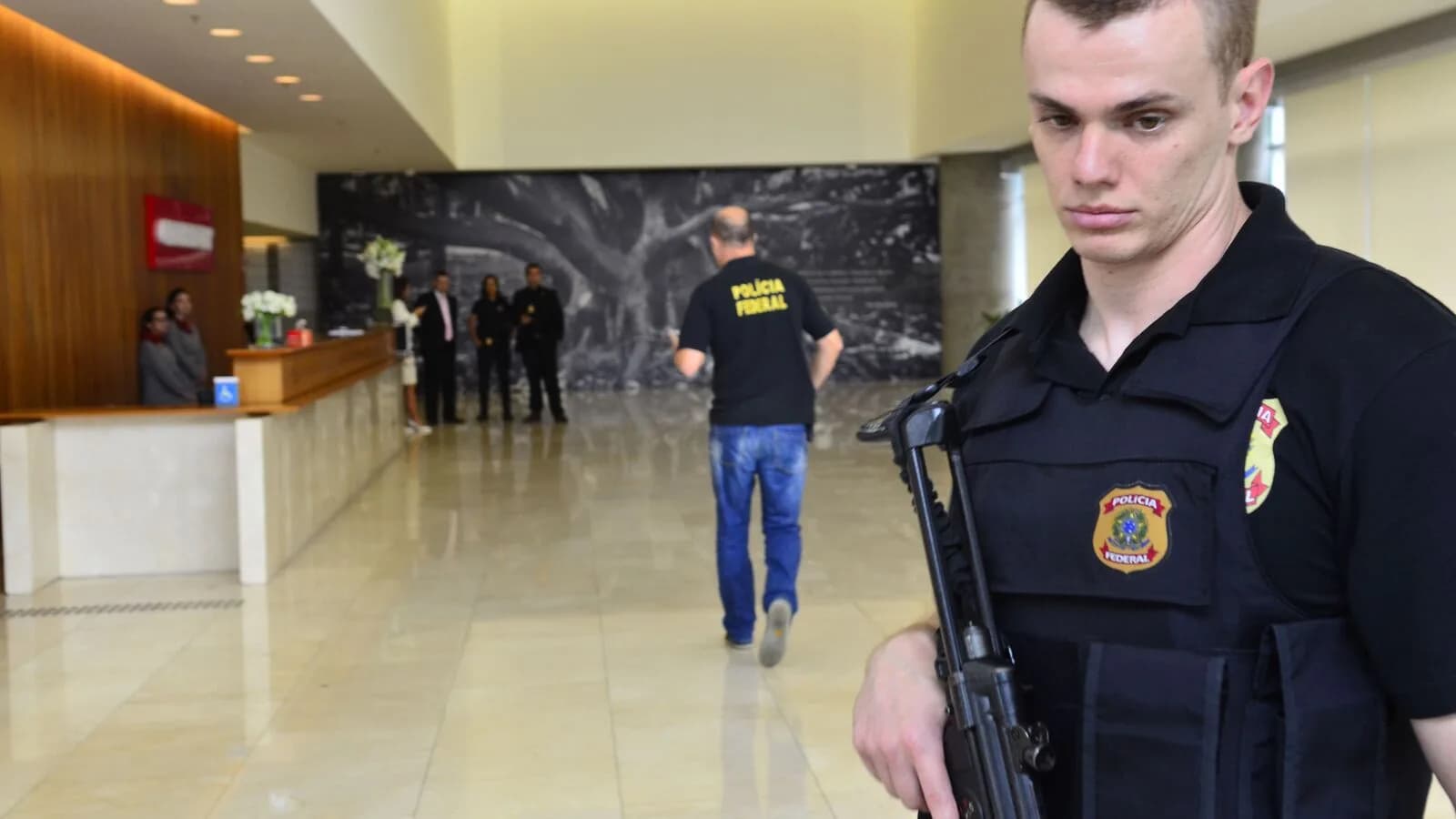 Agentes da Polícia Federal em operação de busca e apreensão (imagem de arquivo)