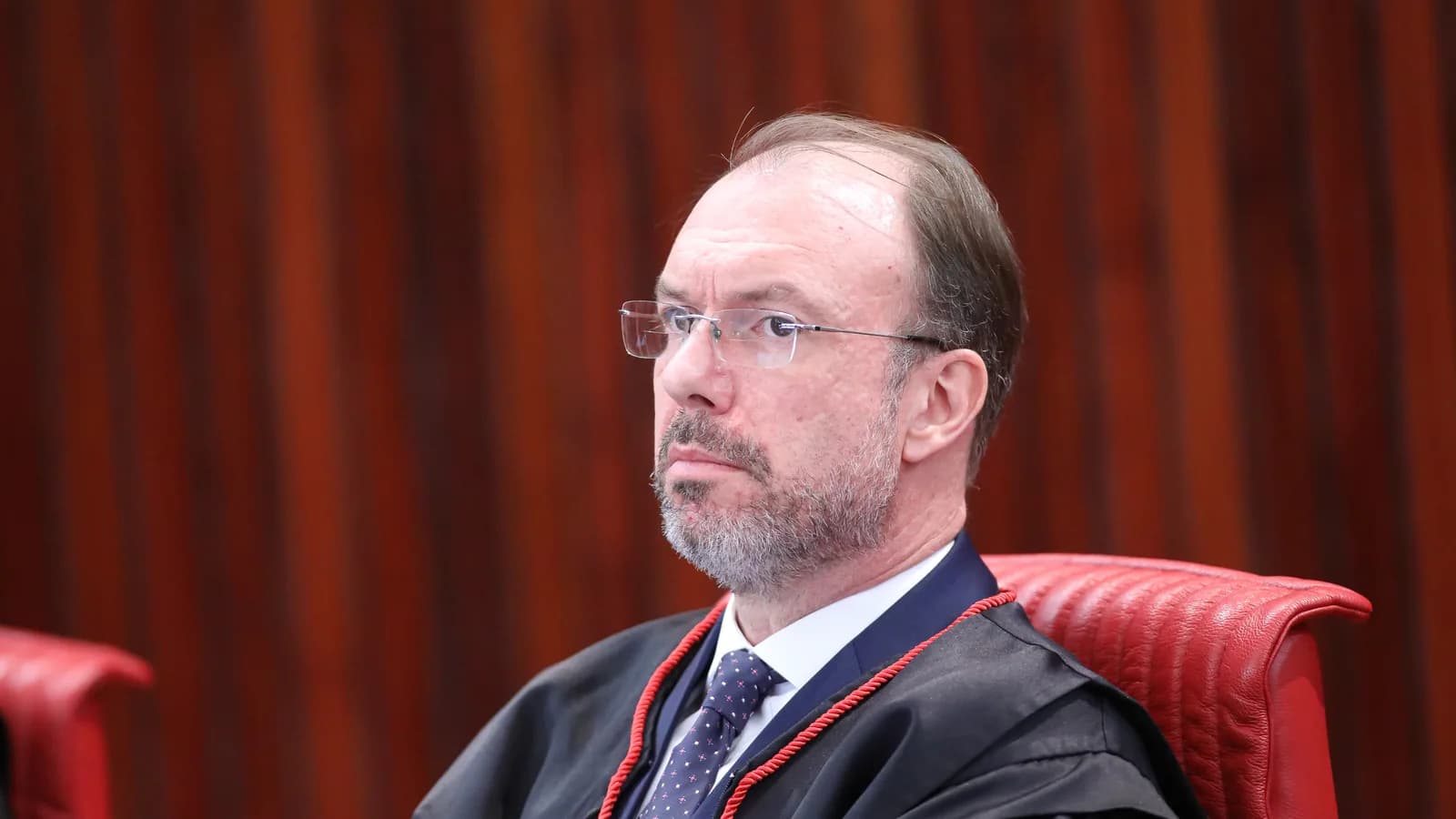 Ministro Floriano de Azevedo Marques Neto durante sessão do TSE