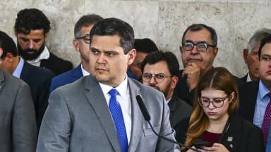 Davi Alcolumbre discursa em evento oficial em Brasília, em foto de arquivo de abril de 2026