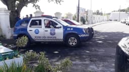Viatura da Guarda Civil Municipal de Salvador estacionada em via pública