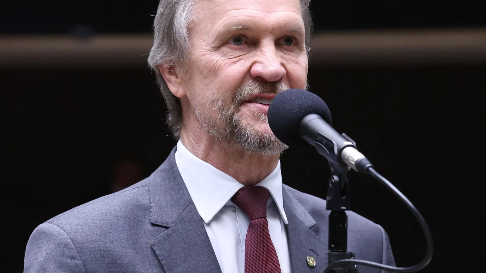Deputado Pedro Uczai discursa na tribuna da Câmara dos Deputados