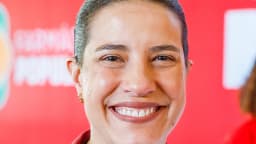 Retrato da governadora de Pernambuco e candidata à reeleição, Raquel Lyra