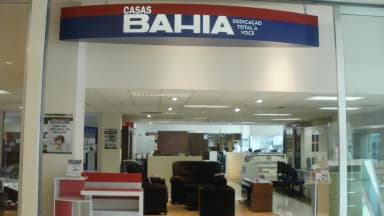 Fachada e interior de uma loja Casas Bahia, foto de arquivo