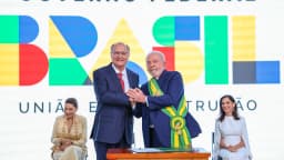Geraldo Alckmin, ministro do Desenvolvimento, Indústria e Comércio, ao lado de Lula, em foto de arquivo